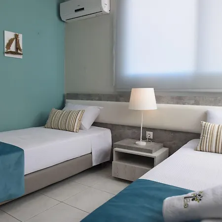 Dionisos Elia アパートホテル