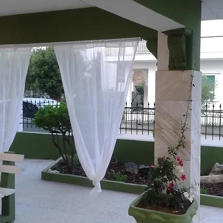 Dionisos Elia Hotel de apartamente